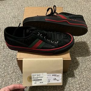 Gucci tennis shoes black size 37